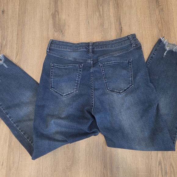 High Rise Womens Jeans Sz 12 Cropped Raw Scalloped Hem Stretch Nine West - Picture 2 of 10